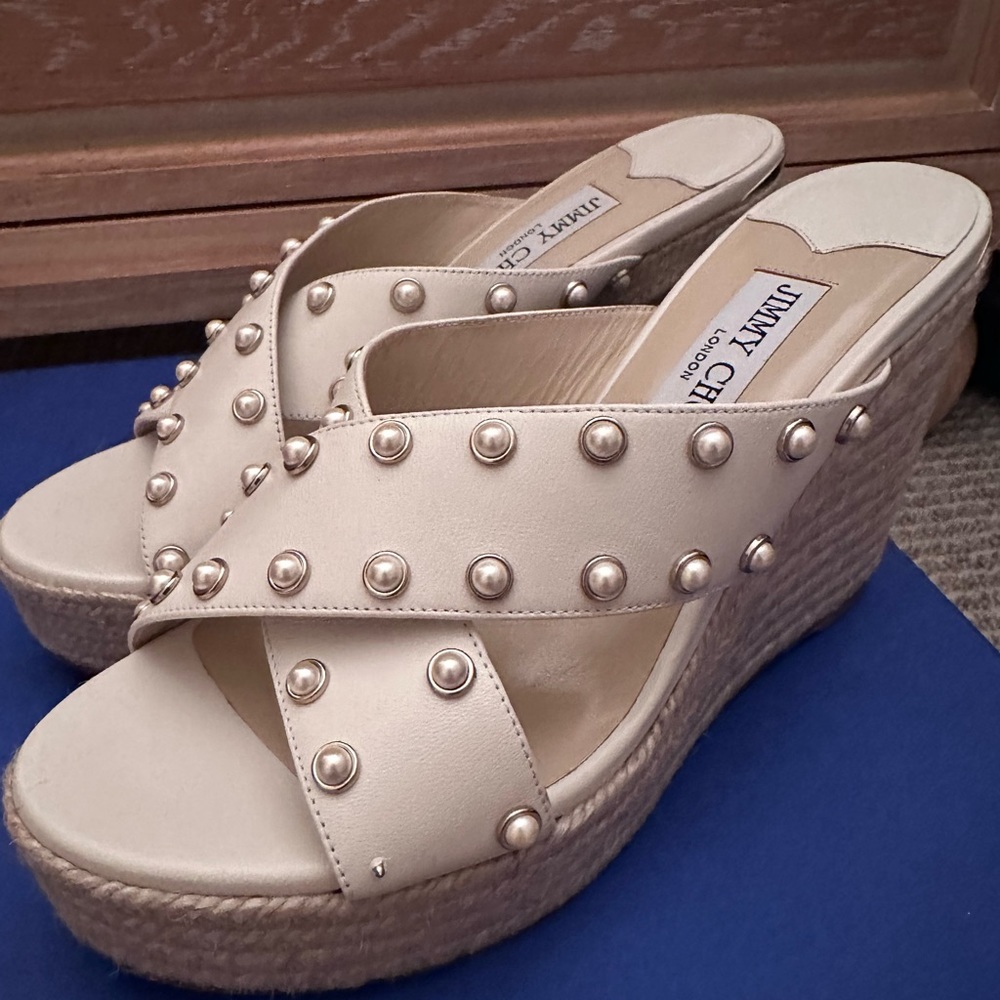 ❌sold ❌New Jimmy Choo! One pearl is missing,see photos.